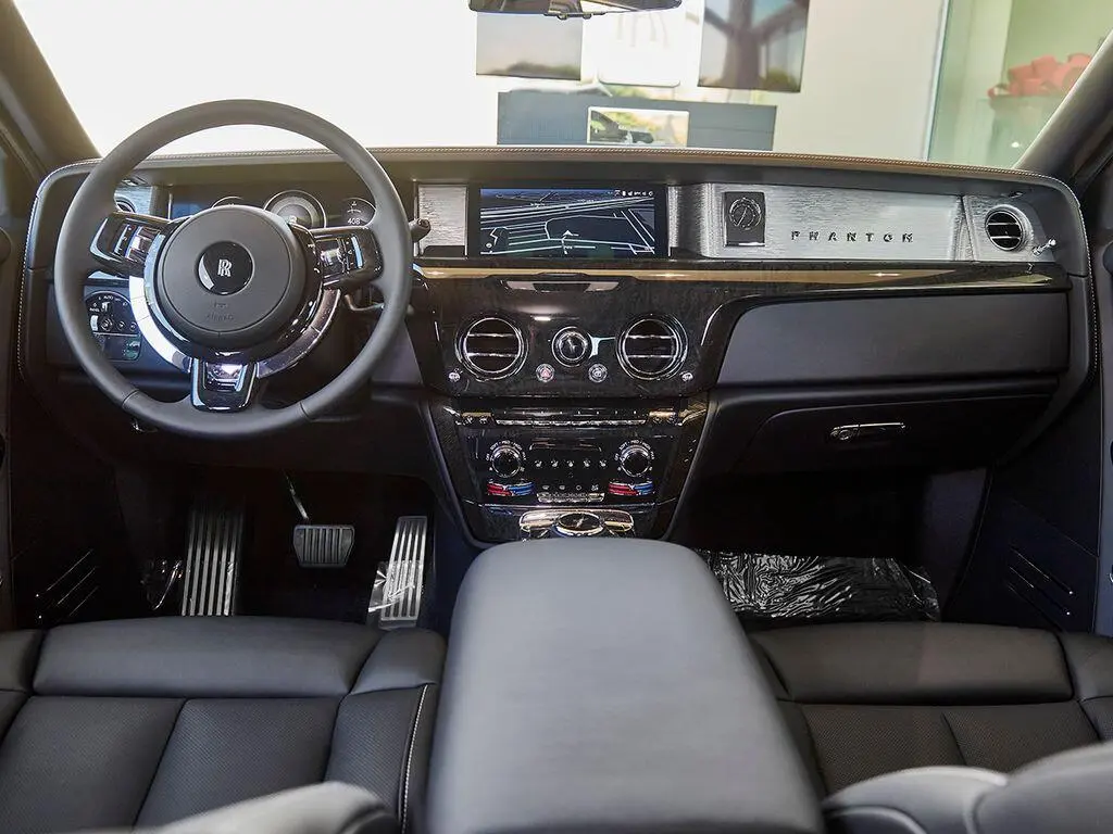 2026 Rolls-Royce Phantom Base photo 4