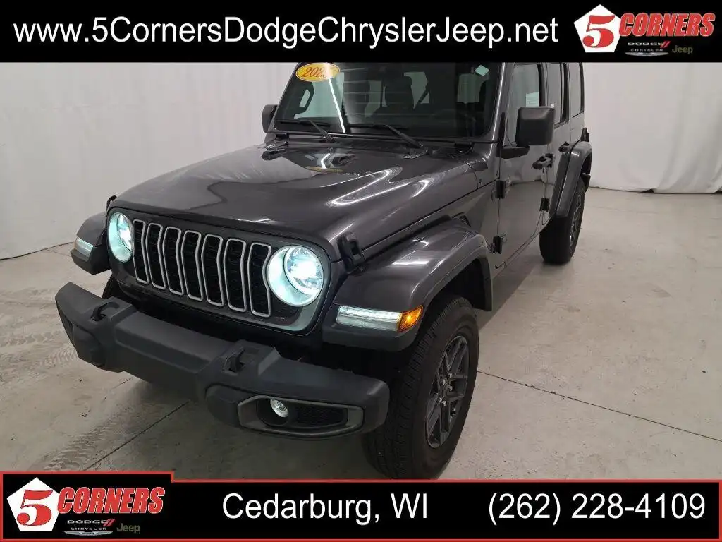 2025 Jeep Wrangler Sahara's photo