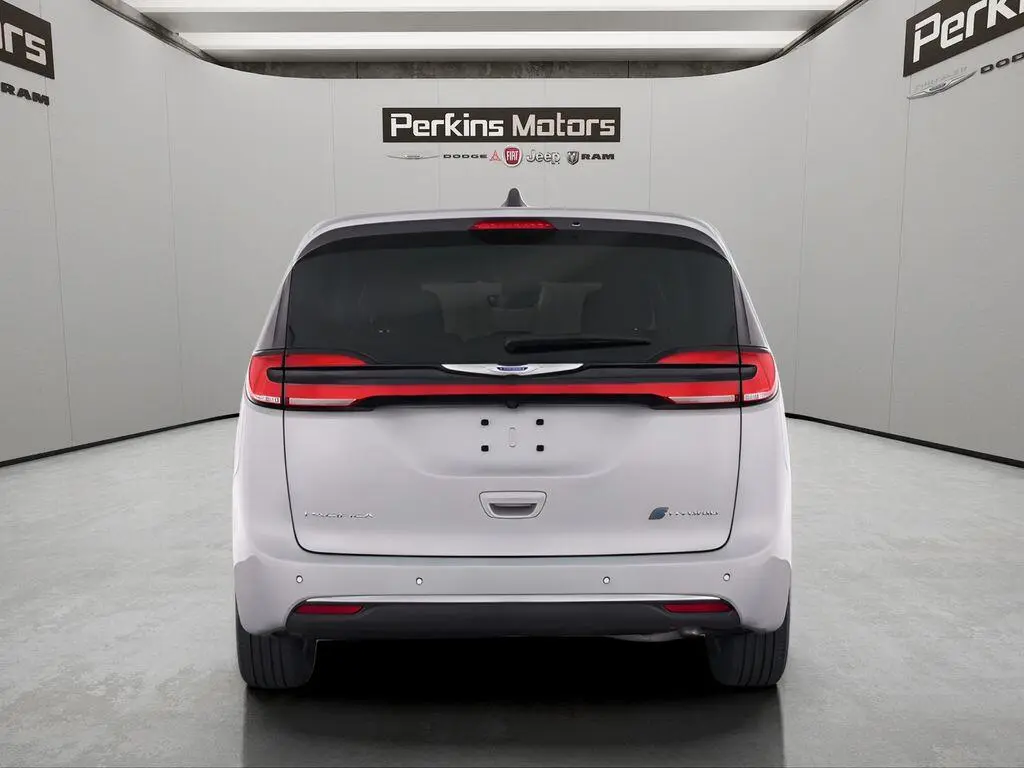 2025 Chrysler Pacifica Select photo 4