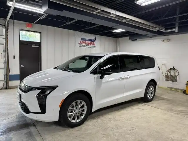 2027 Chrysler Pacifica Select AWD's photo