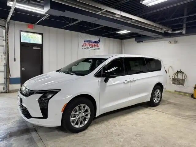 2027 Chrysler Pacifica Select AWD's photo