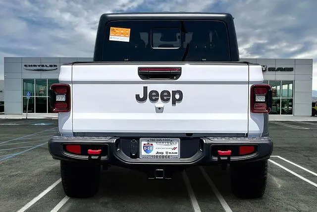 2024 Jeep Gladiator Rubicon photo 3