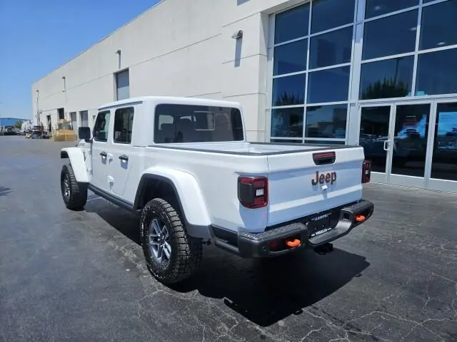 2026 Jeep Gladiator Mojave X Auto photo 3