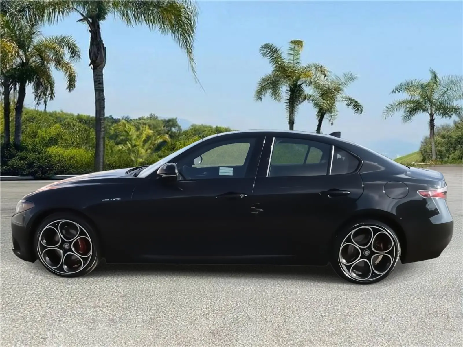 2025 Alfa Romeo Giulia RWD photo 5