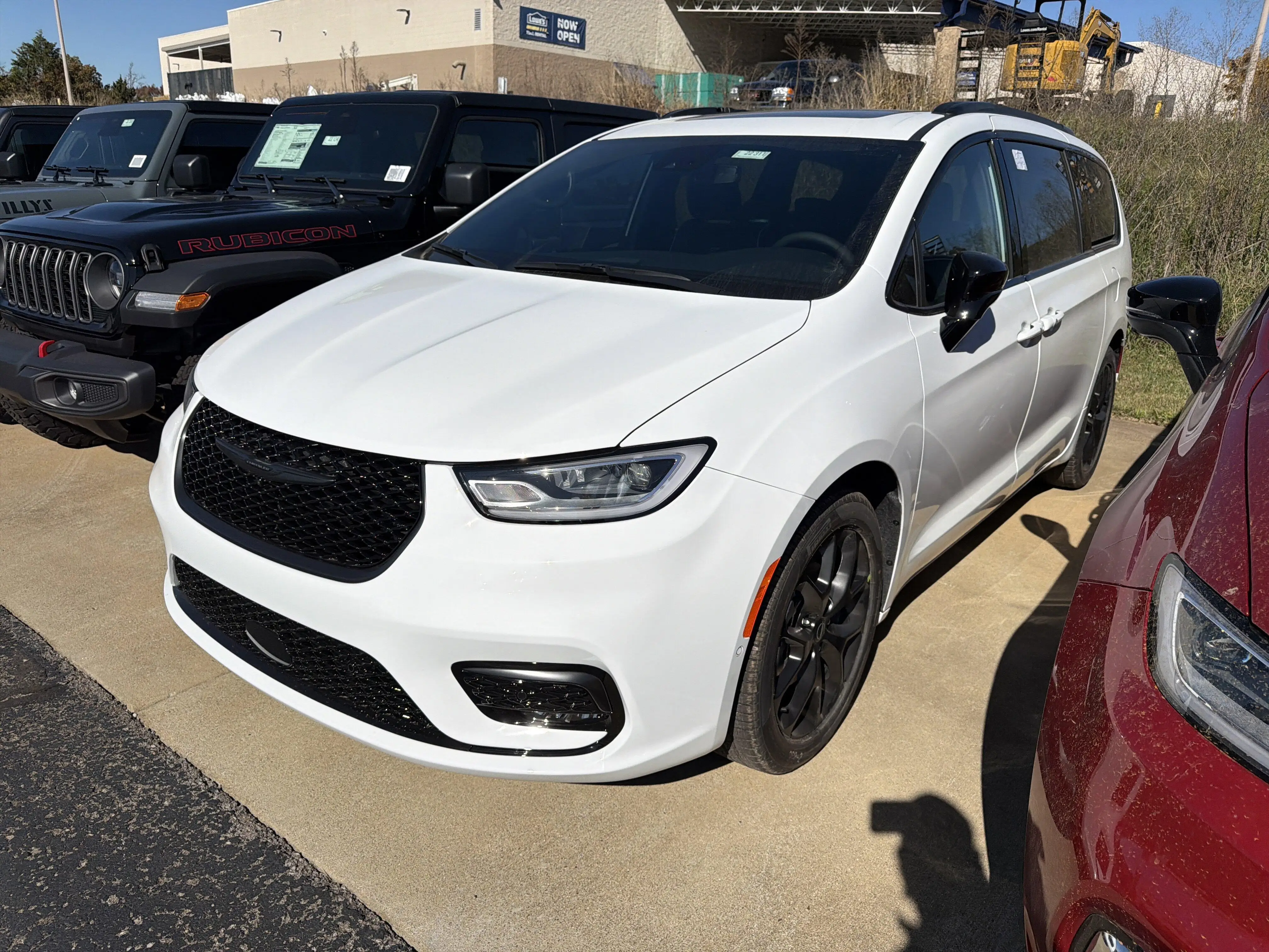 2026 Chrysler Pacifica Limited photo 1