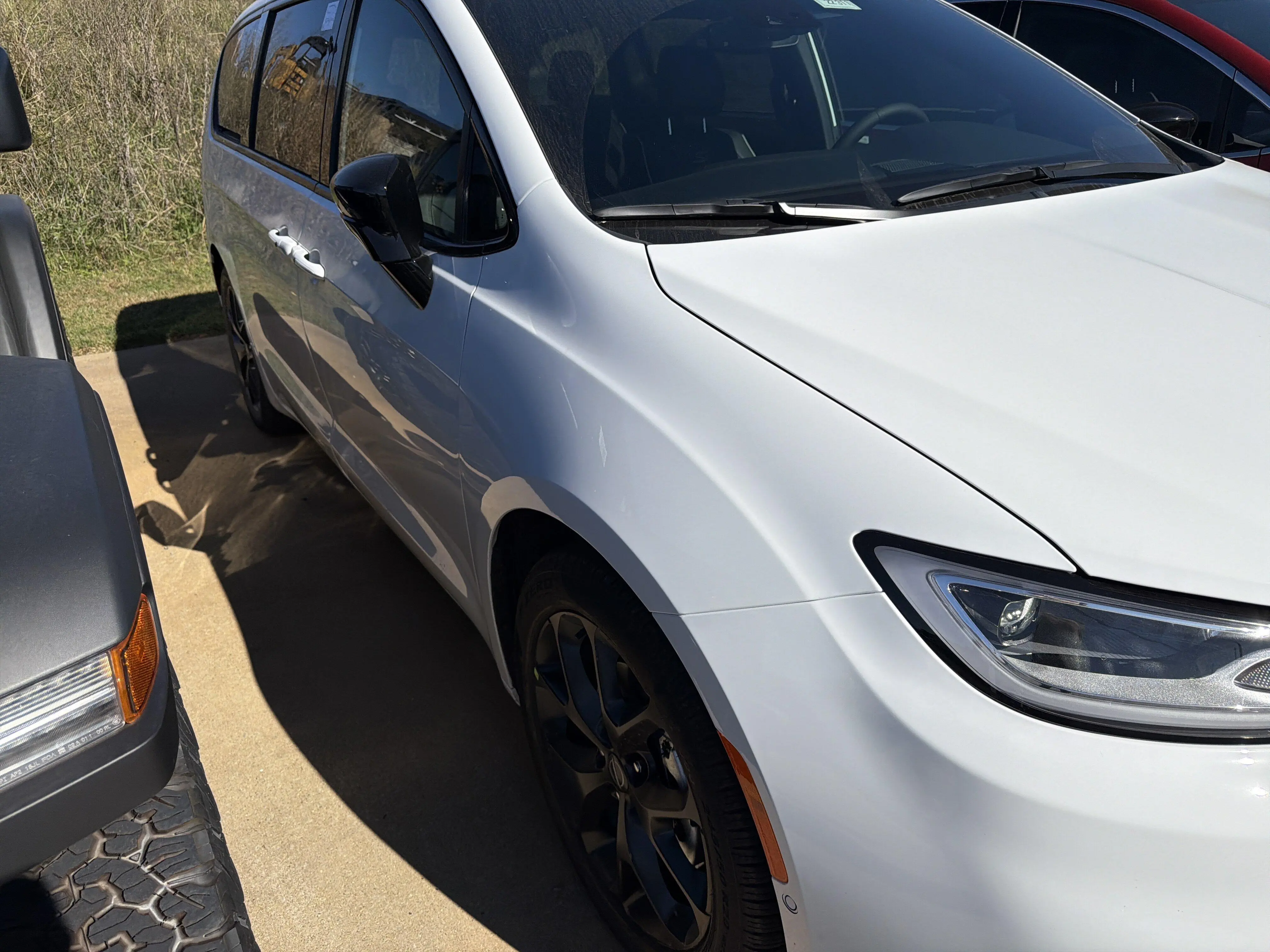 2026 Chrysler Pacifica Limited photo 4