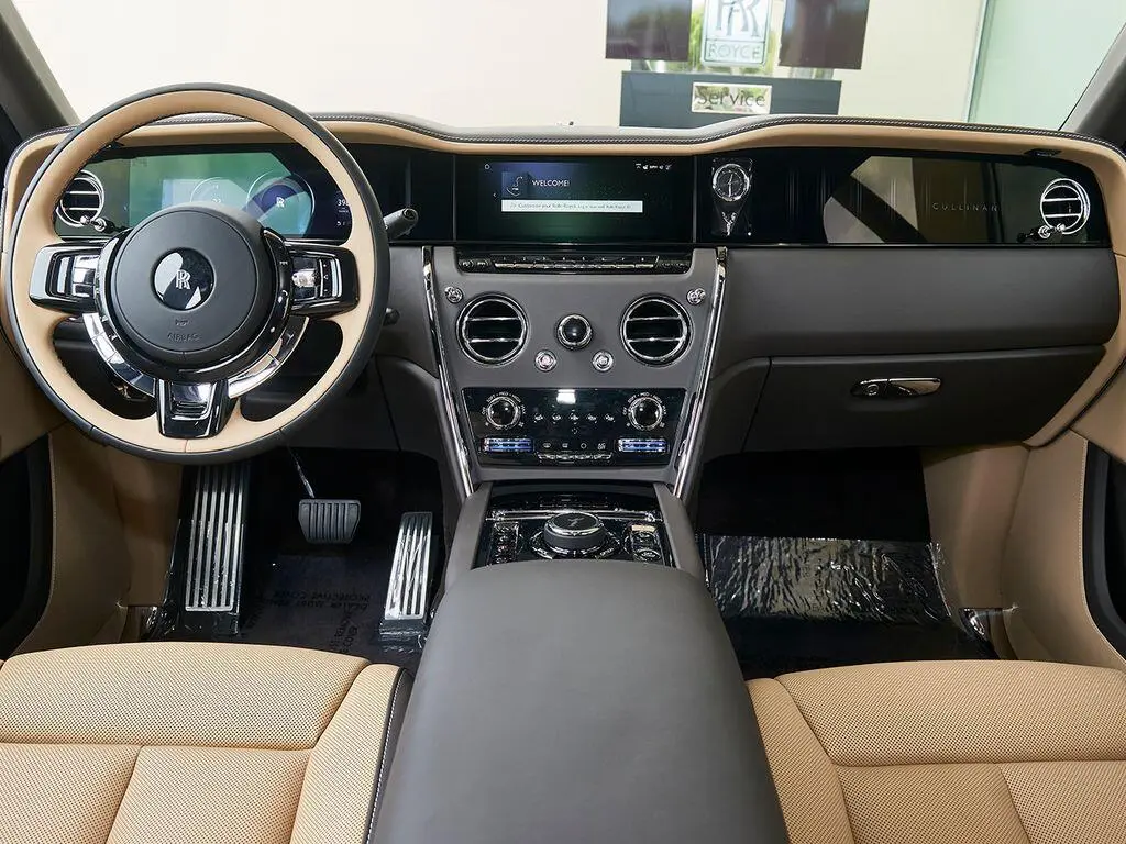 2027 Rolls-Royce Cullinan Base photo 4