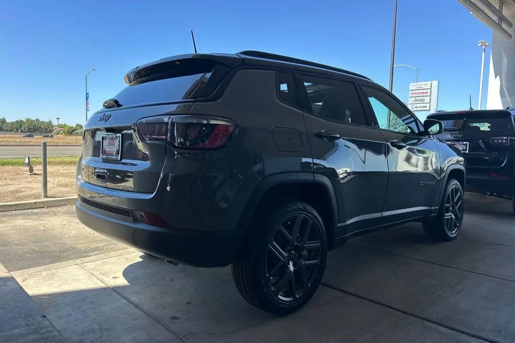 2026 Jeep Compass Limited Altitude 4X4 photo 4