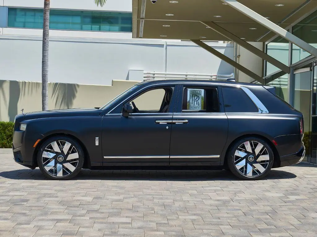 2027 Rolls-Royce Cullinan Base photo 3