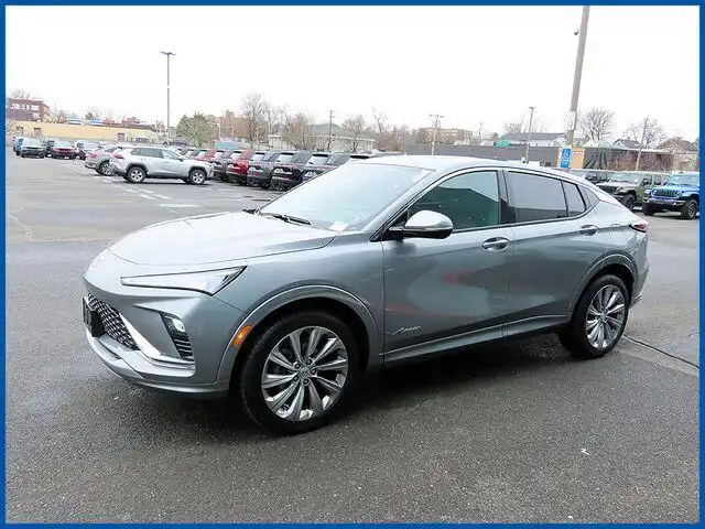 2025 Buick Envista Avenir's photo