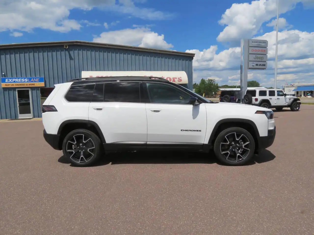 2026 Jeep Cherokee Overland HEV 4X4's photo