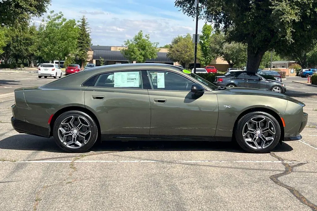 2026 Dodge Charger R/T AWD Plus photo 3