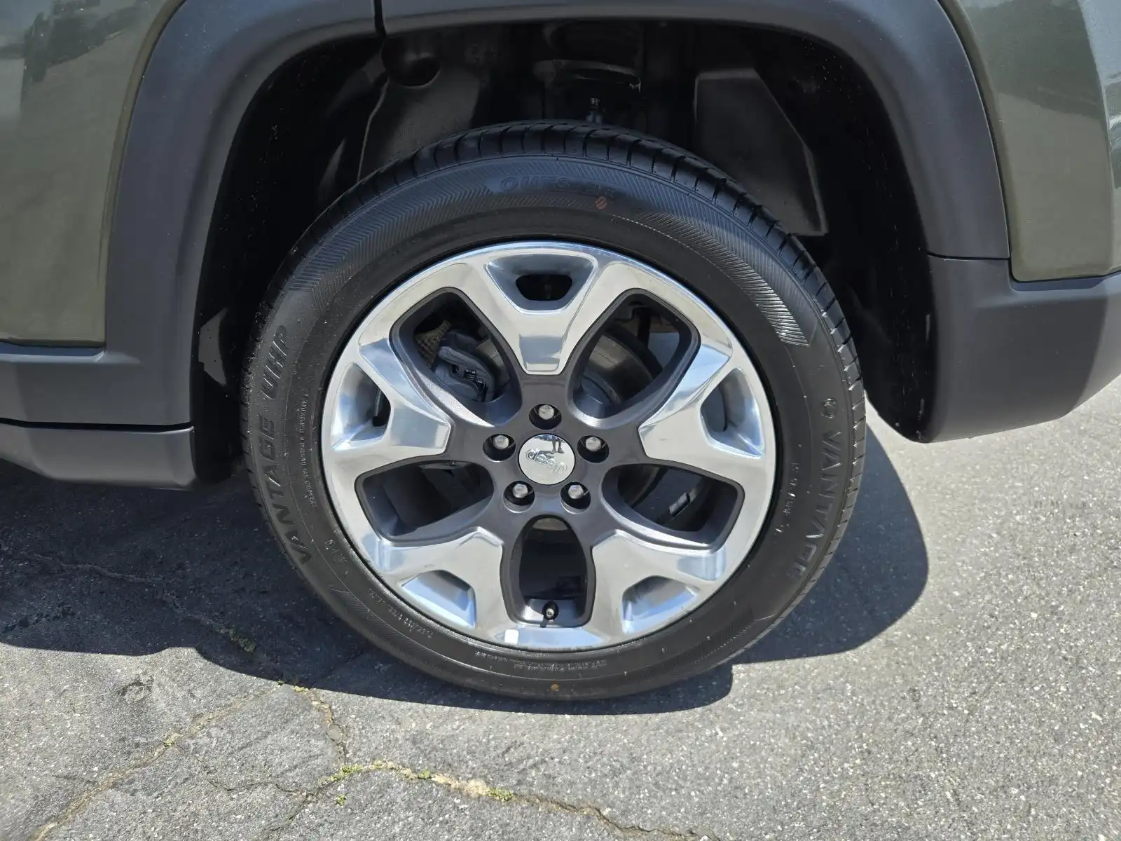 2018 Jeep Compass Limited's photo