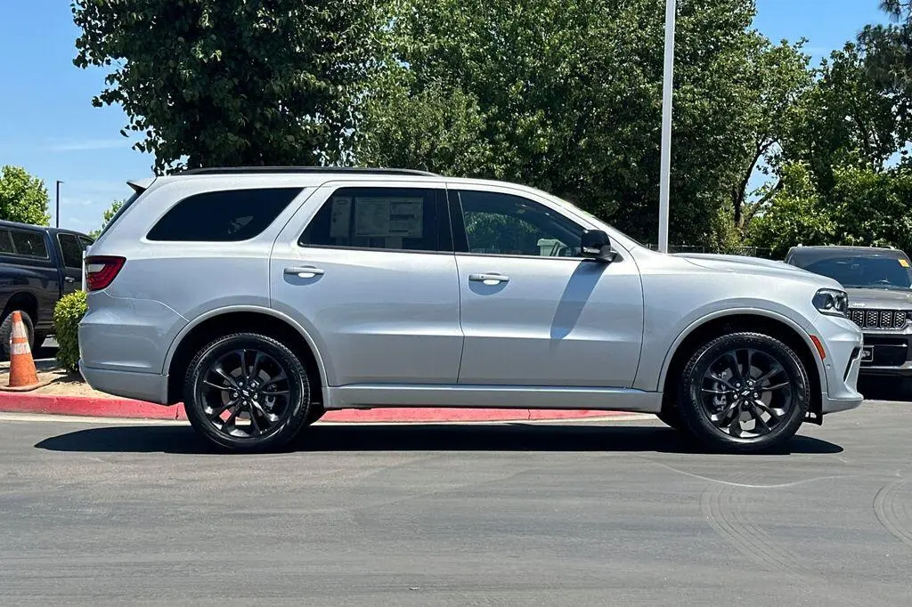 2026 Dodge Durango GT Plus AWD photo 3