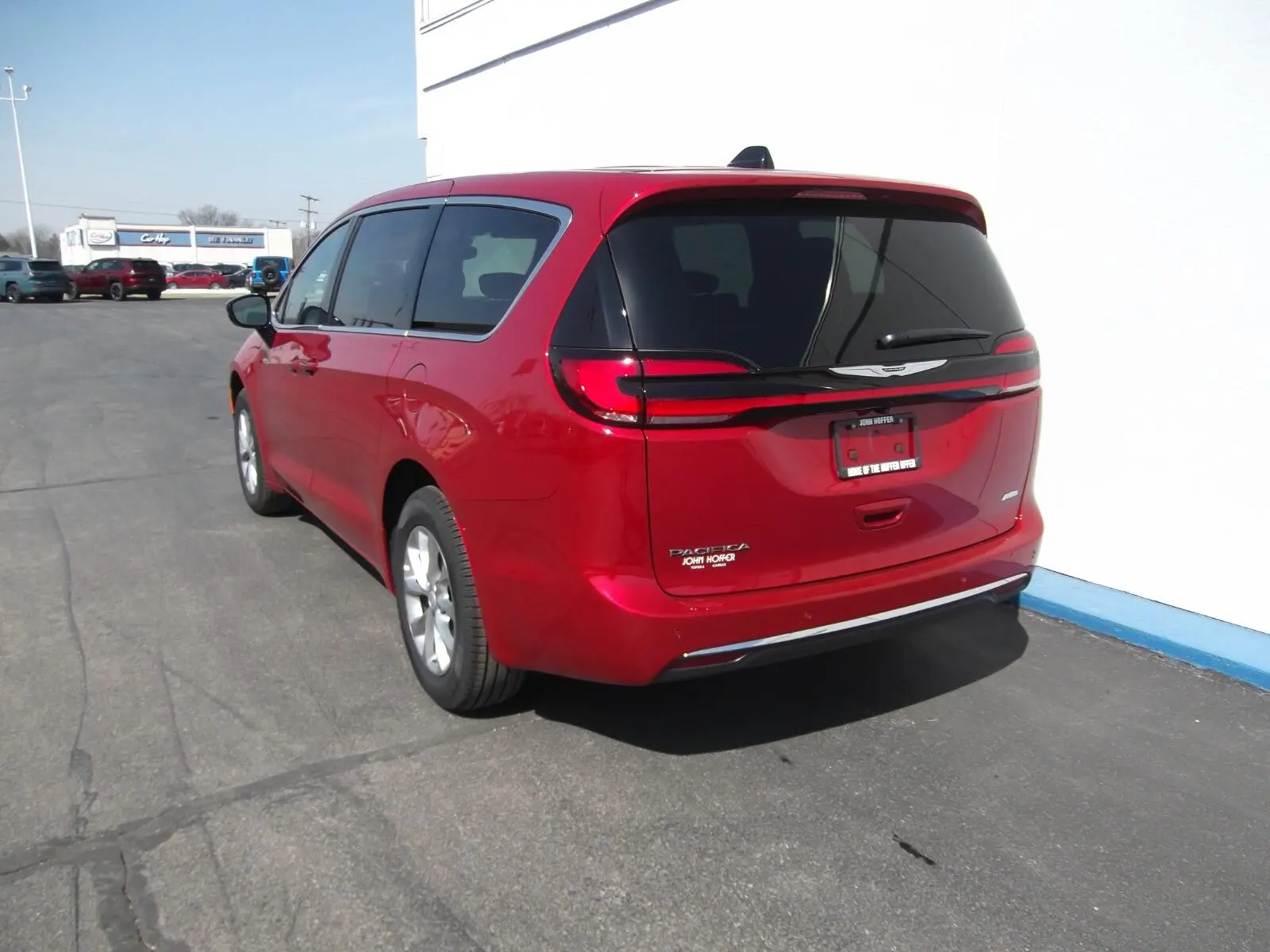 2026 Chrysler Pacifica Select AWD photo 3