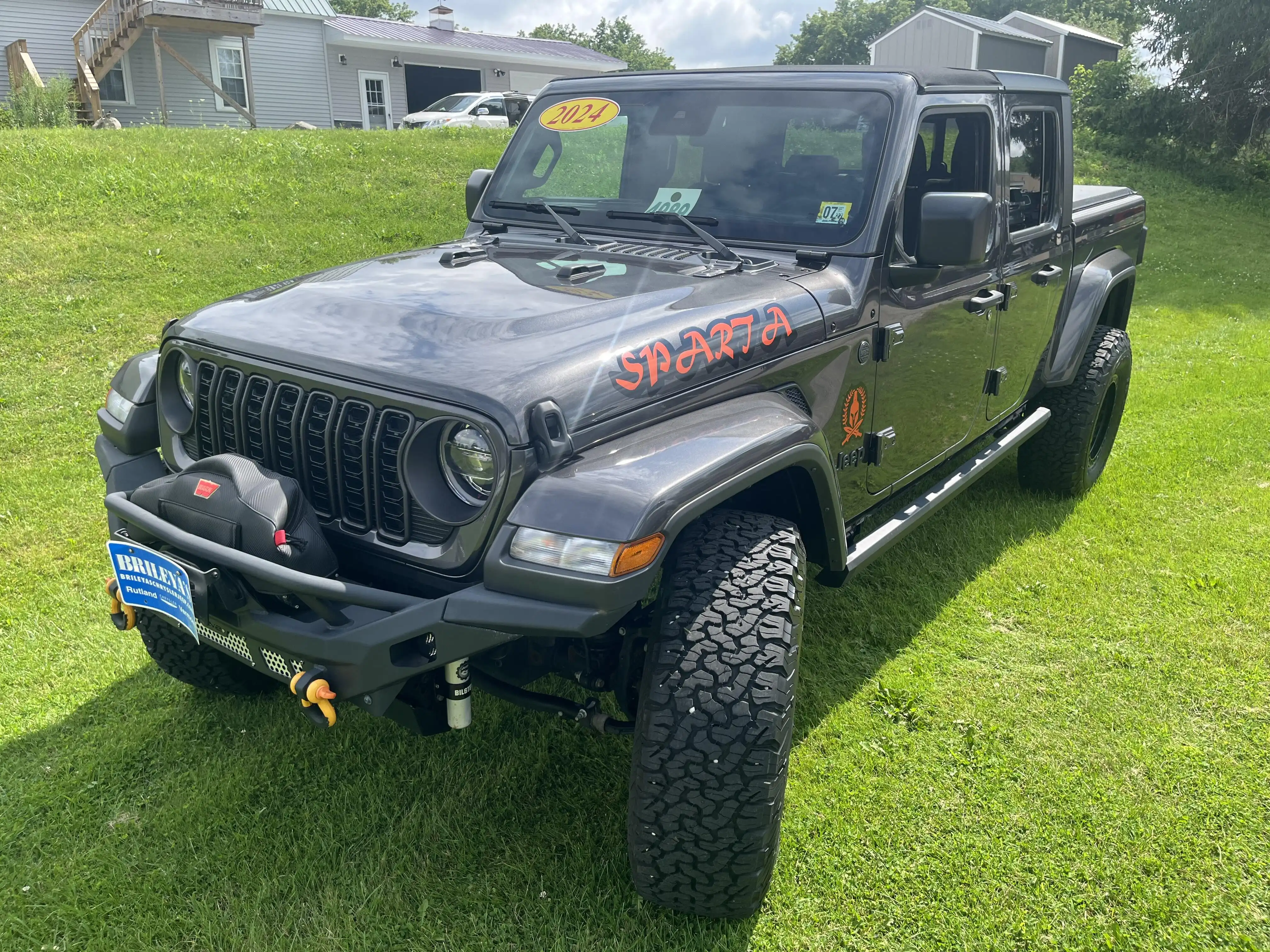 2024 Jeep Gladiator Sport S's photo