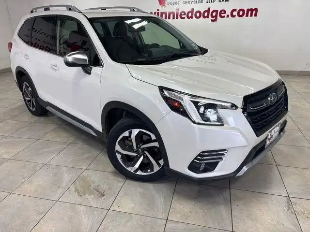2022 Subaru Forester Touring's photo