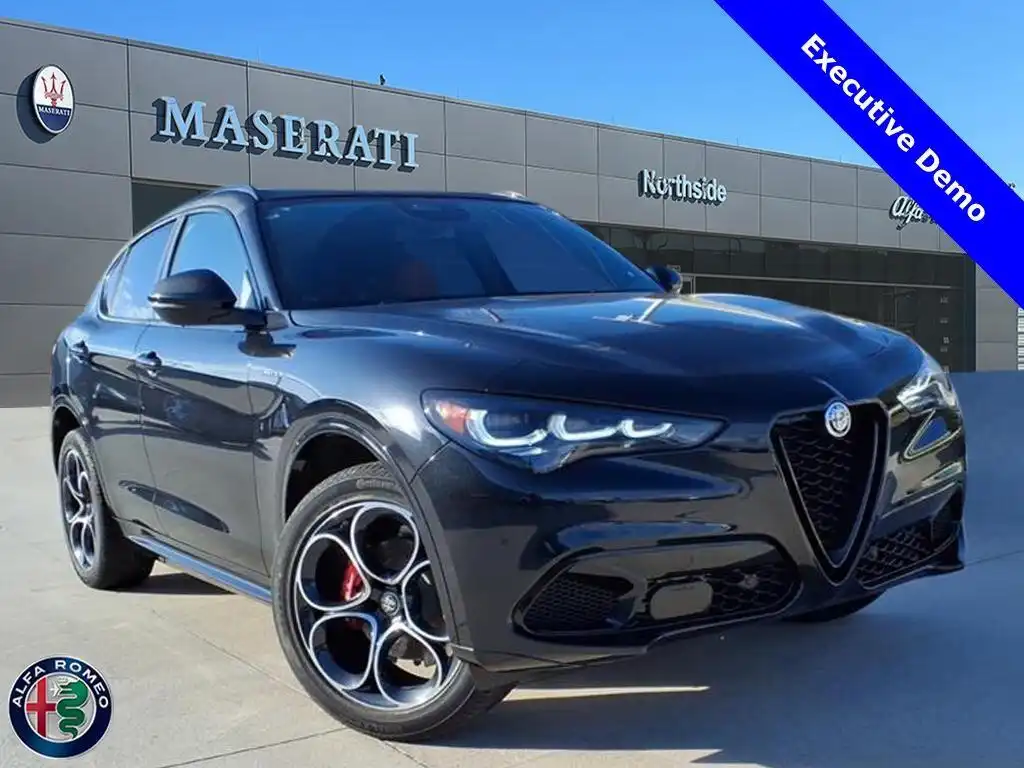 2025 Alfa Romeo Stelvio Stelvio AWD's photo
