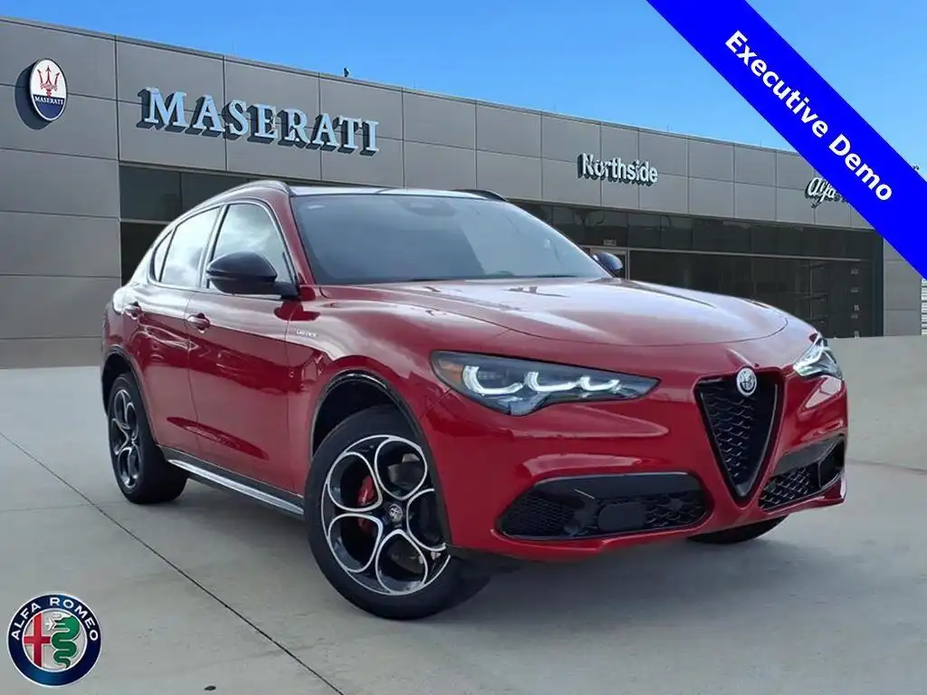 2025 Alfa Romeo Stelvio Stelvio AWD's photo