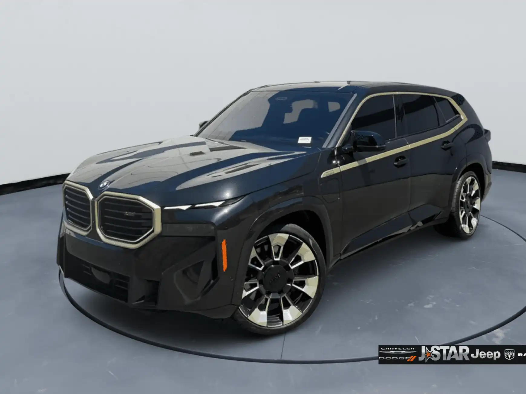 2023 BMW XM Base's photo