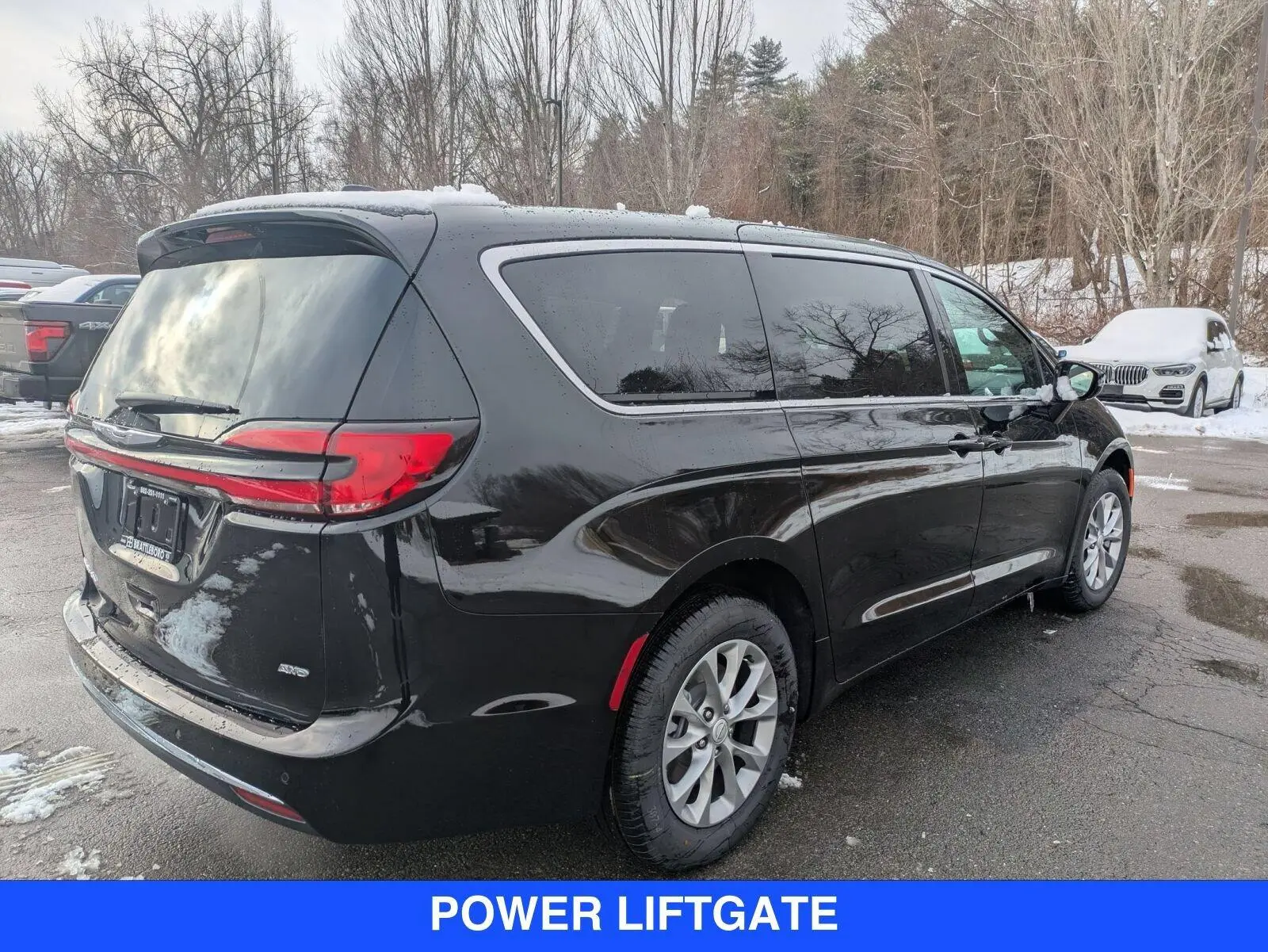 2026 Chrysler Pacifica Select AWD photo 4
