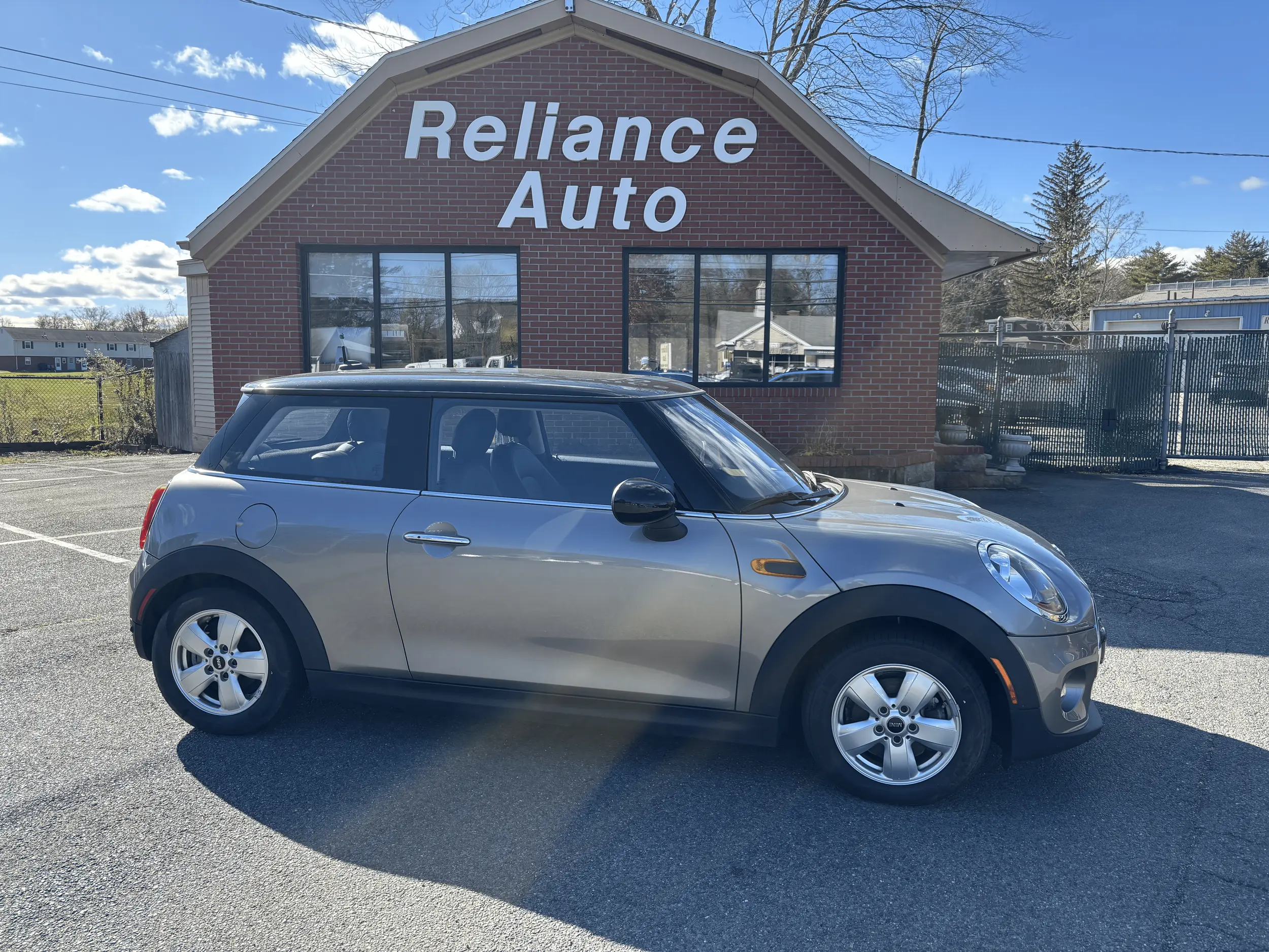 2018 MINI Cooper Base photo 3