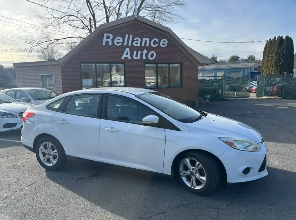 2013 Ford Focus Sedan SE's photo