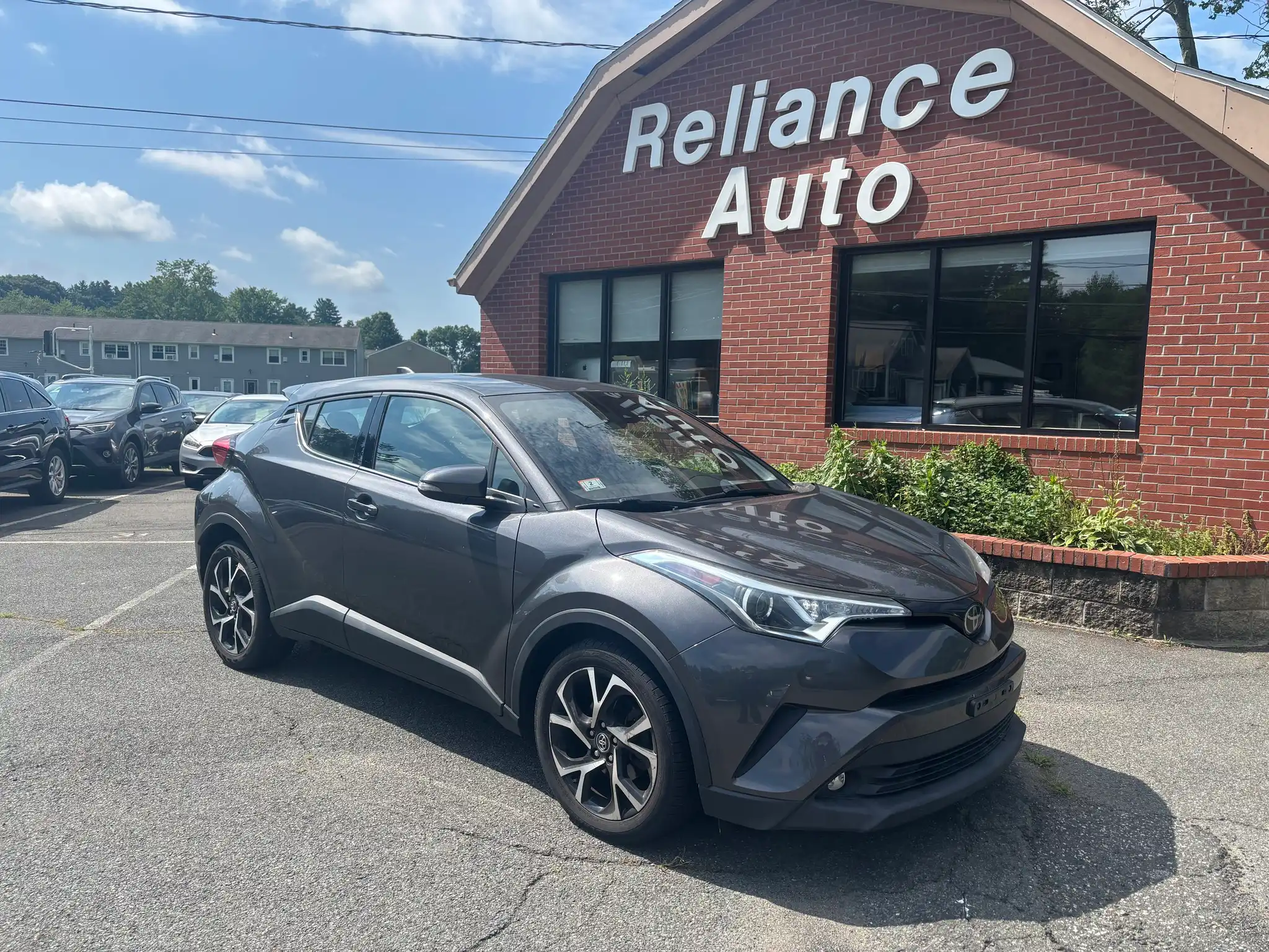 2019 Toyota C-HR Limited's photo