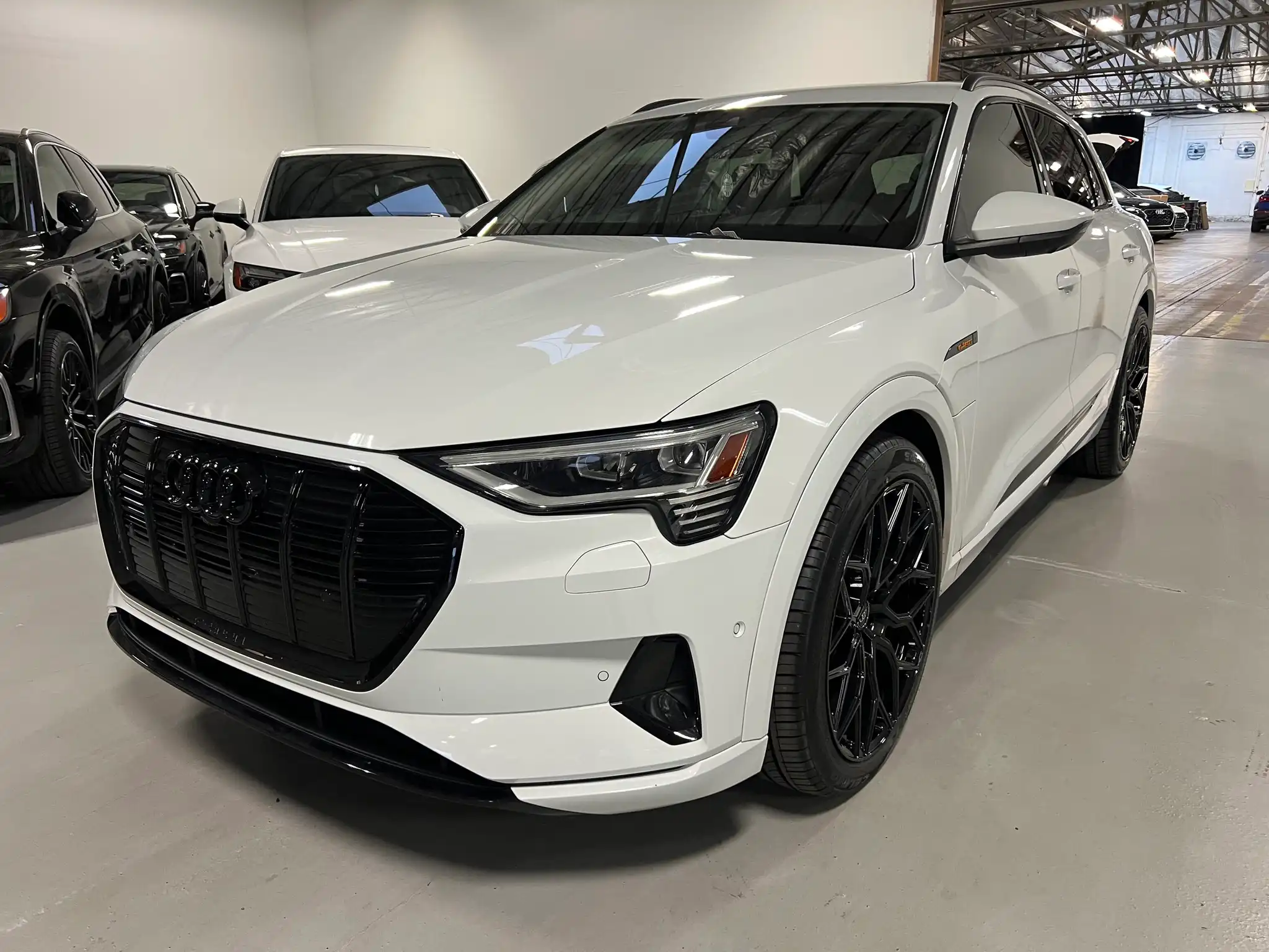 2023 Audi e-tron 95 kWh Premium Plus quattro's photo
