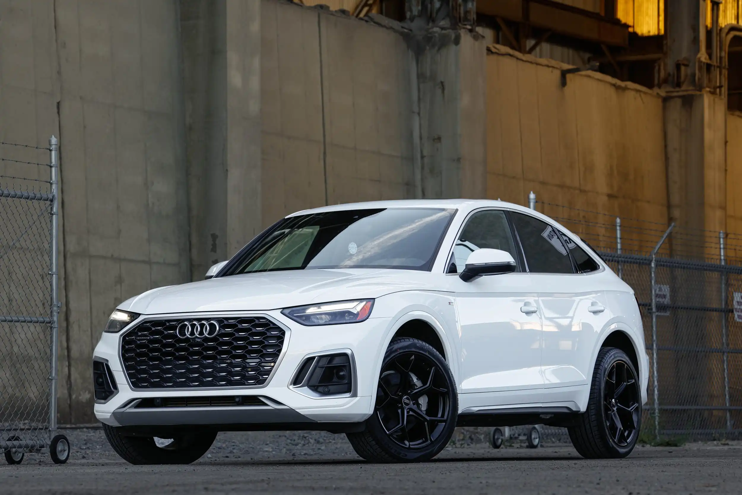 2022 Audi Q5 Sportback 45 Premium Plus's photo