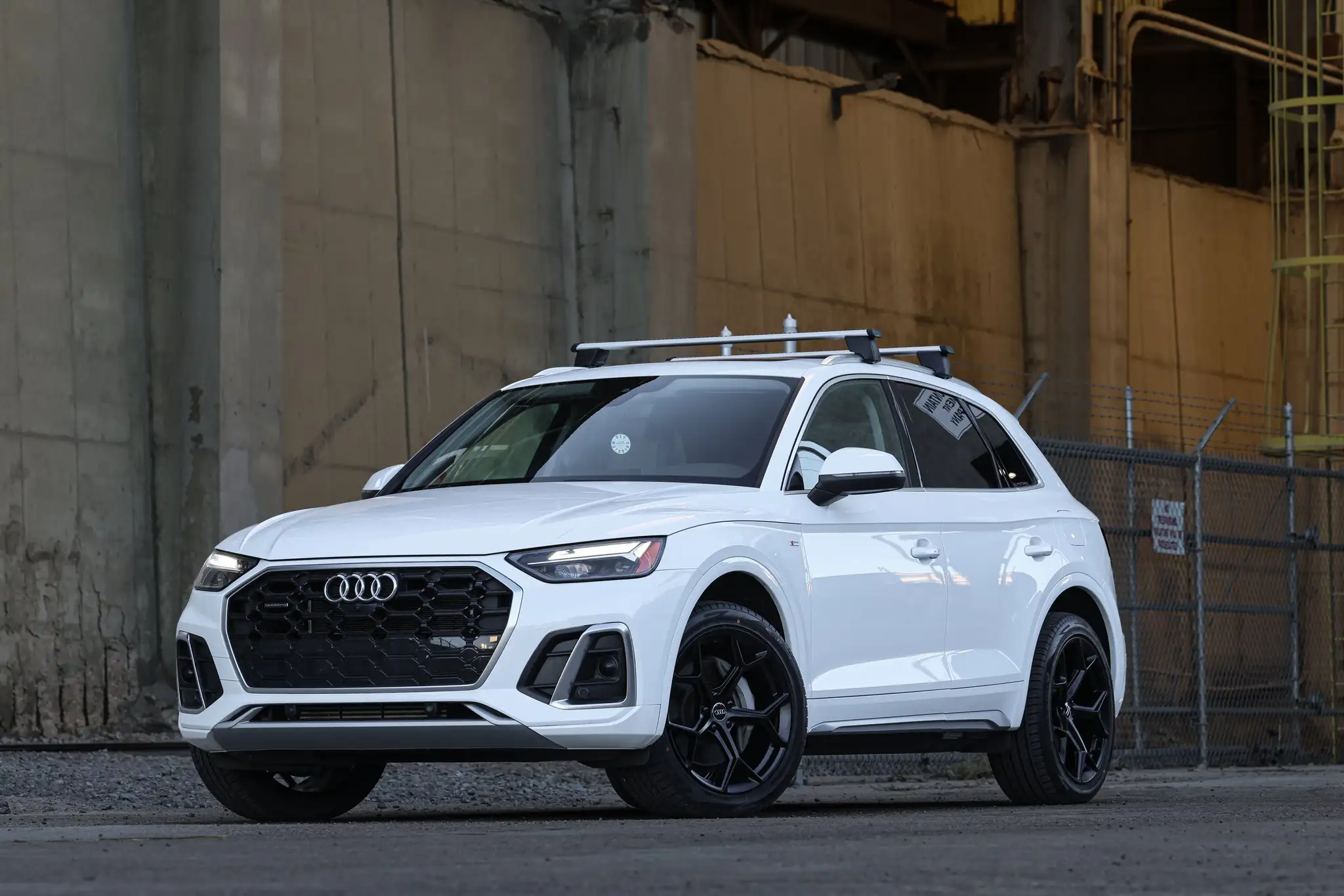 2022 Audi Q5 55 e Premium Plus's photo