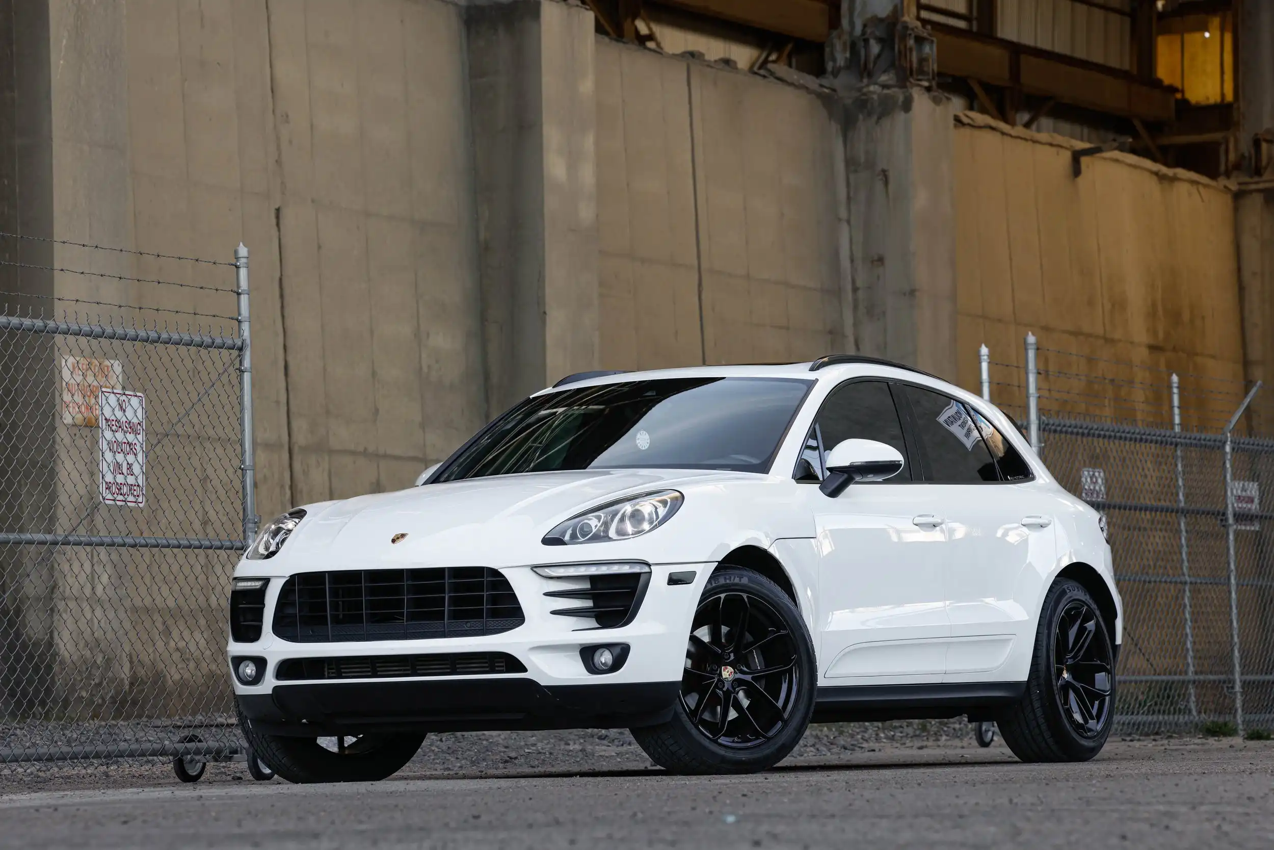 2018 Porsche Macan Sport Edition's photo