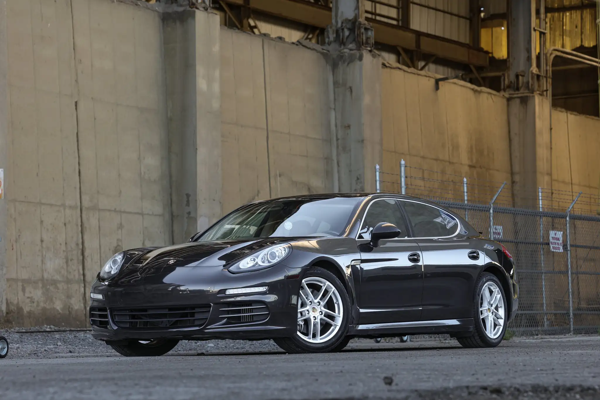 2014 Porsche Panamera 4S Executive's photo