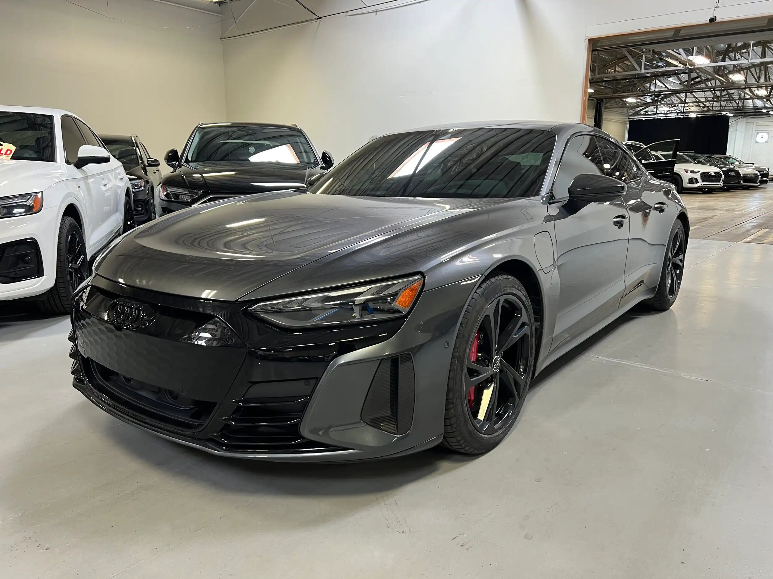 2022 Audi RS e-tron GT Base's photo