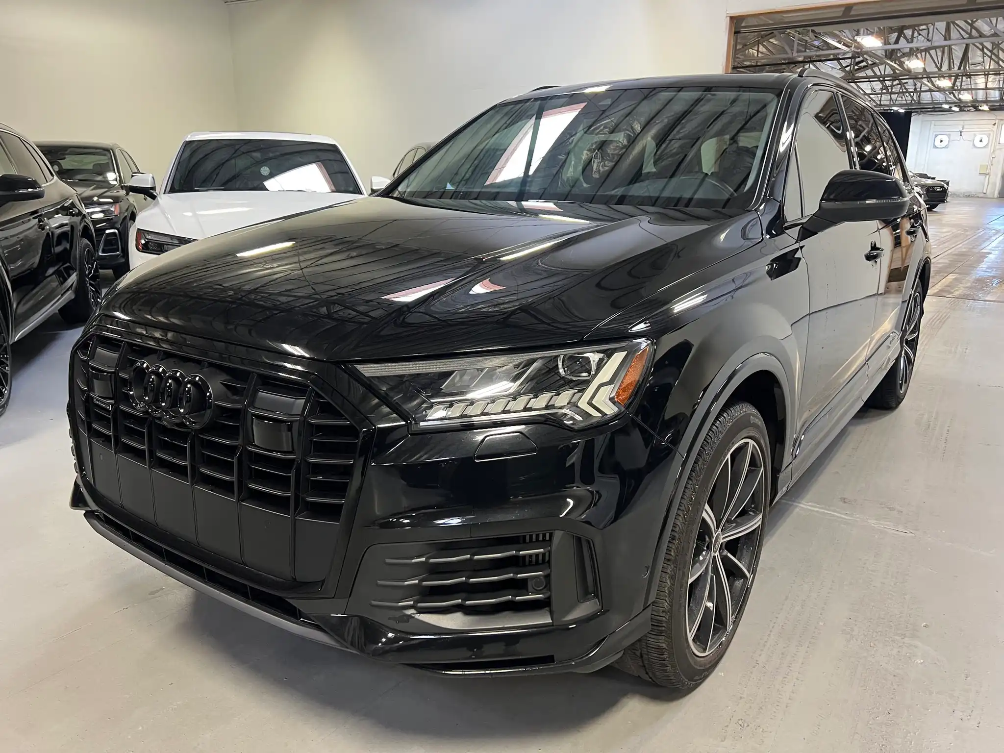 2023 Audi Q7 55 Premium Plus quattro Tiptronic's photo