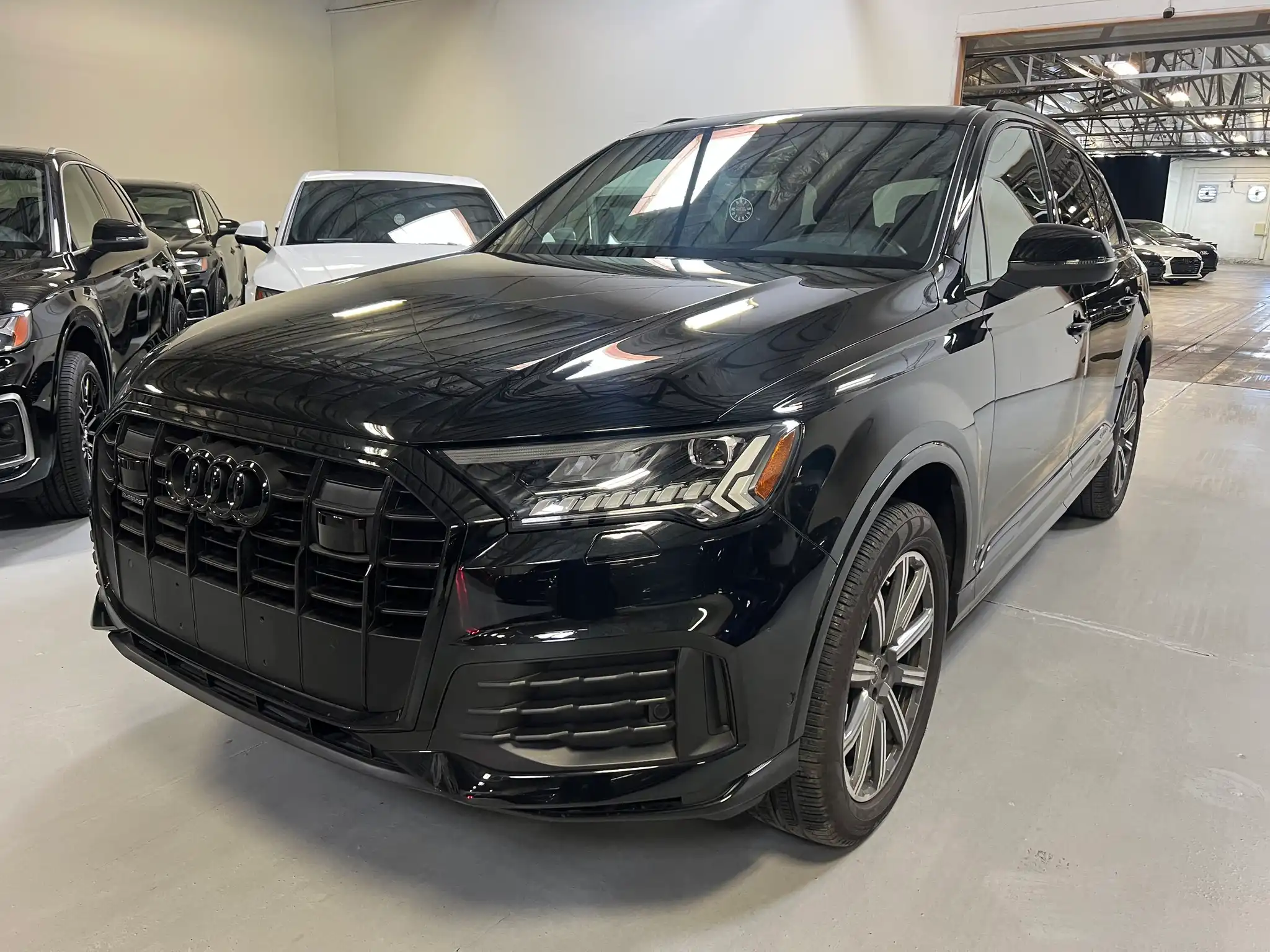 2023 Audi Q7 45 Premium Plus quattro Tiptronic's photo