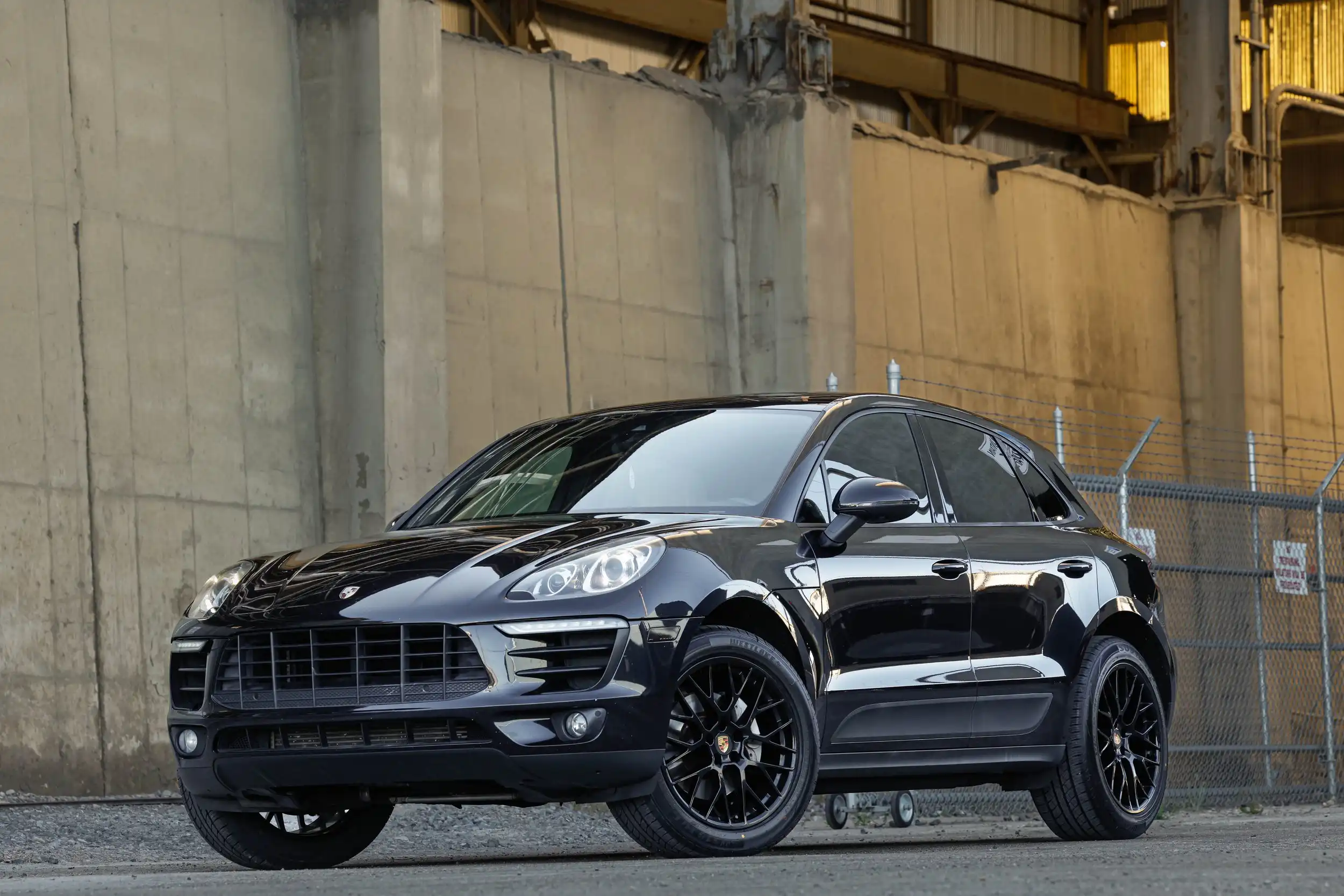 2017 Porsche Macan Base's photo