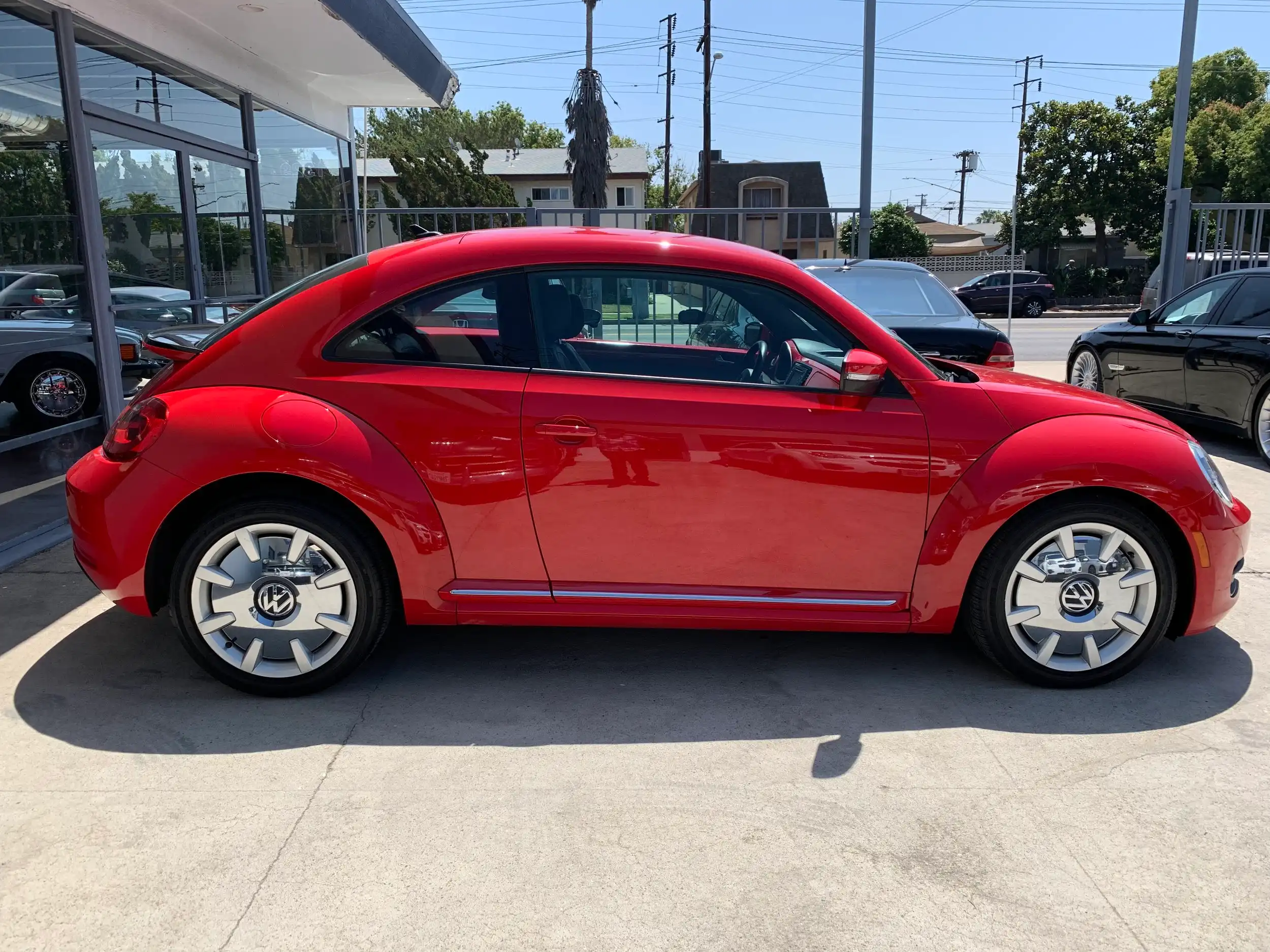 2012 Volkswagen Beetle 2.5L Auto w/Sound & Nav. PZEV's photo
