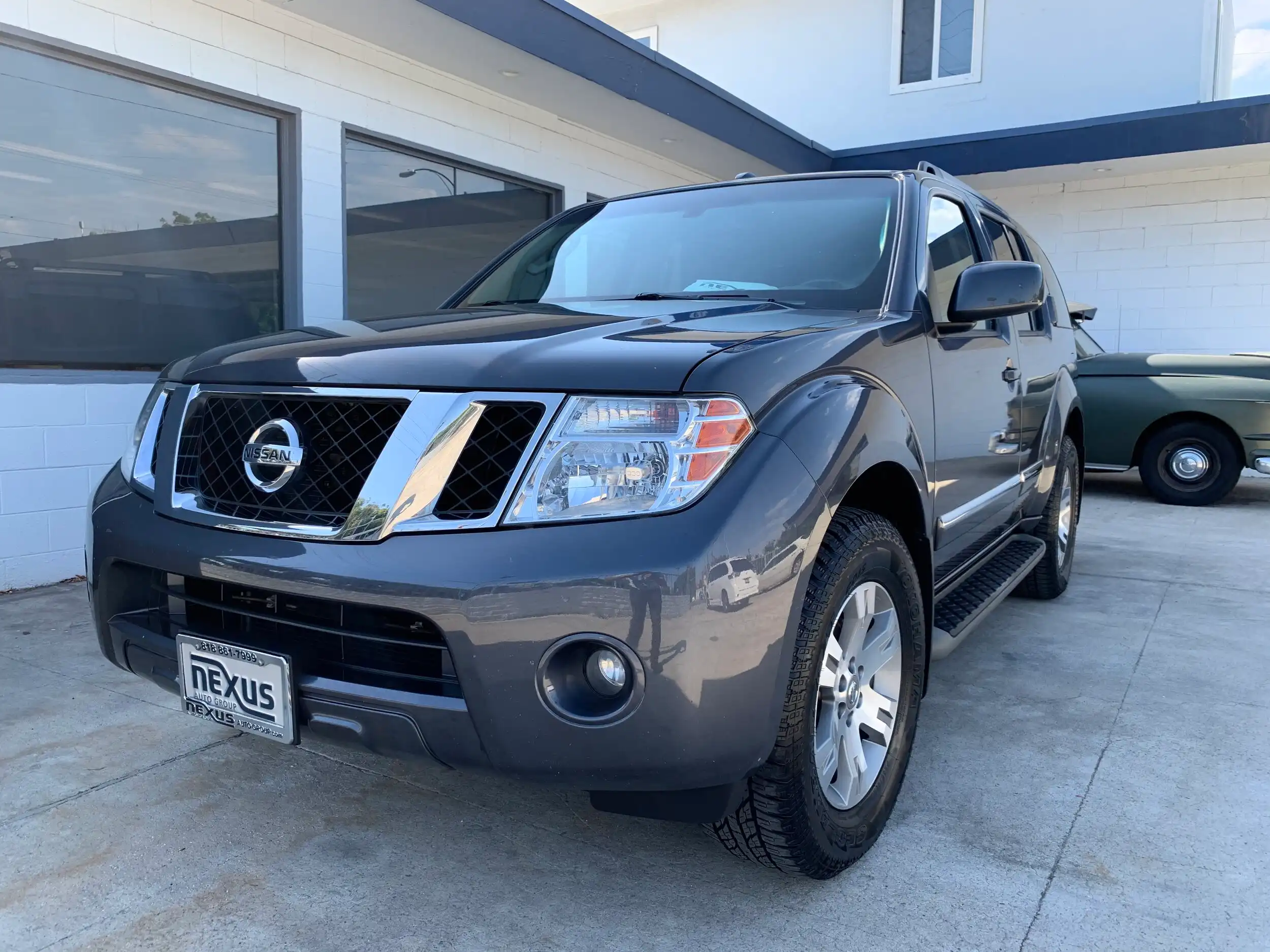 2012 Nissan Pathfinder Silver Edition 4x2's photo