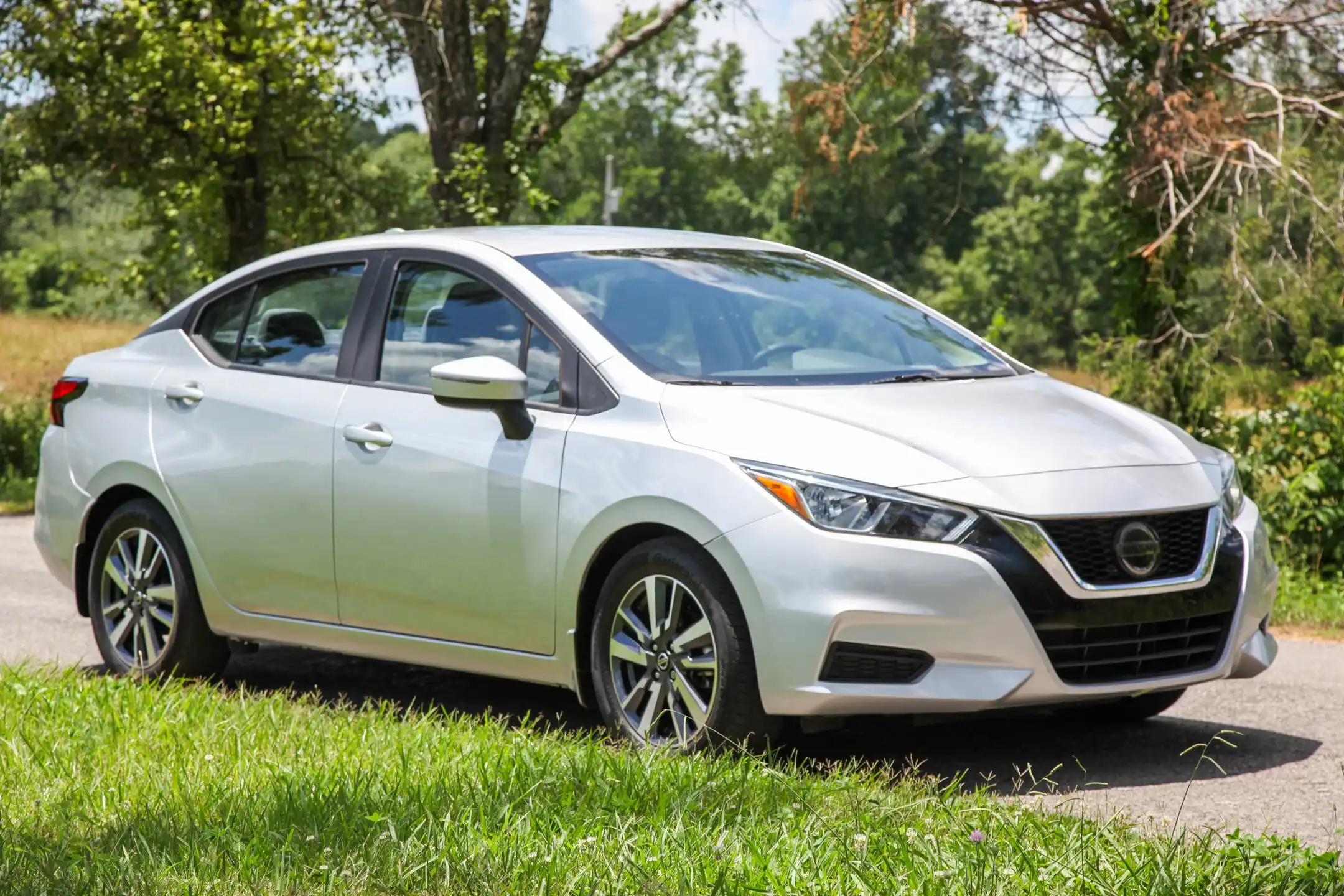 2020 Nissan Versa 1.6 SV CVT's photo