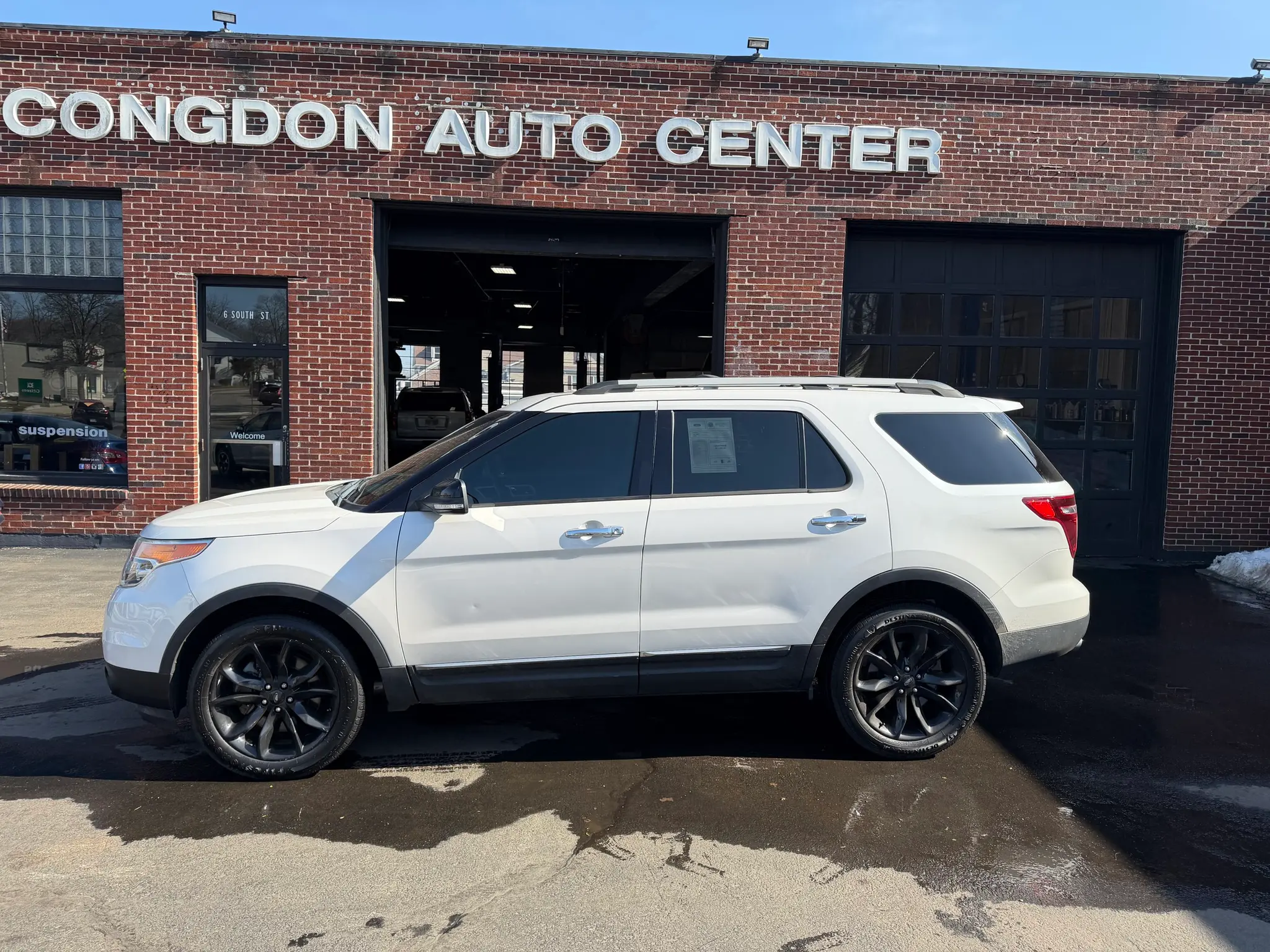 2014 Ford Explorer XLT 4WD photo 3