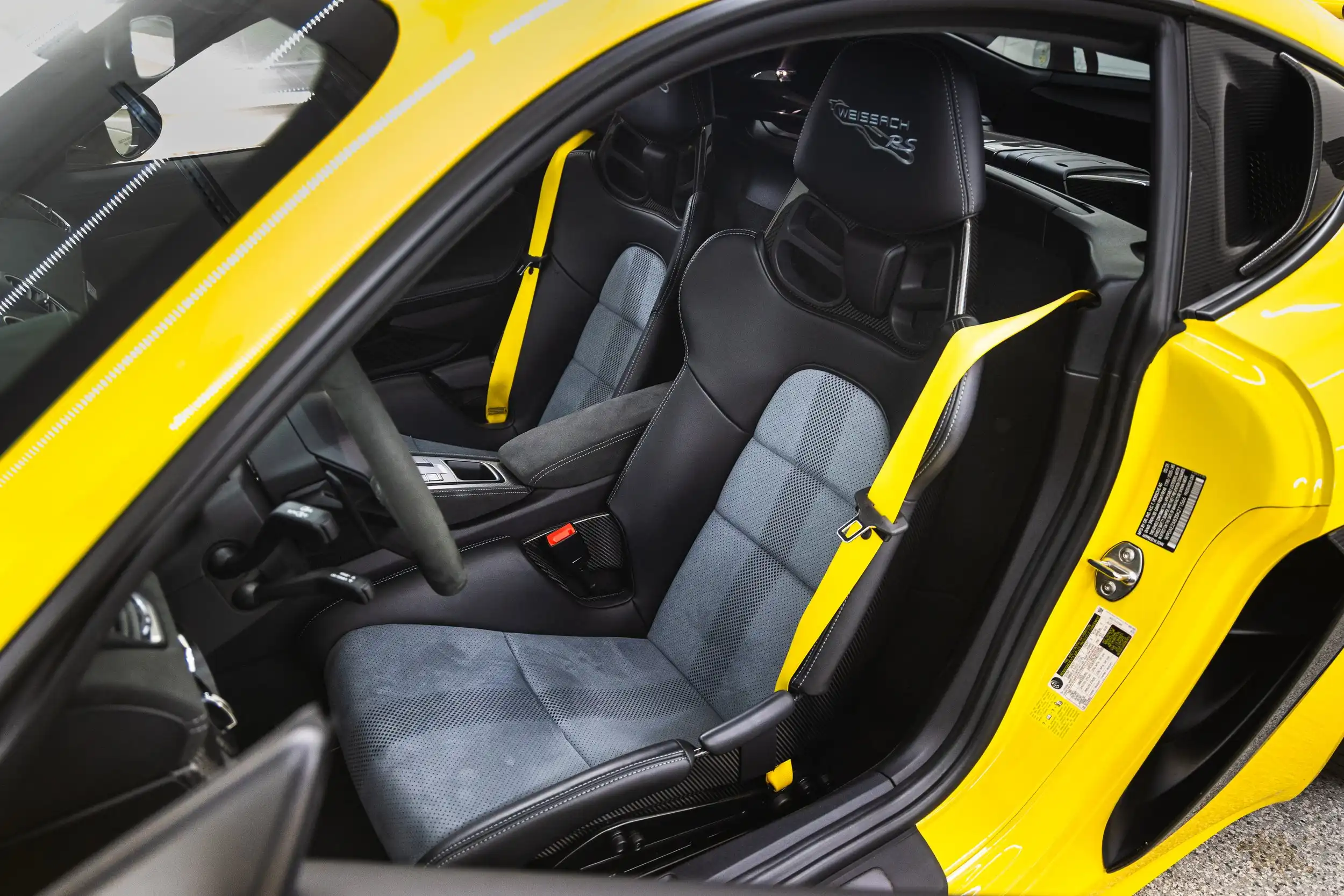 2025 Porsche 718 Cayman GT4 RS's photo