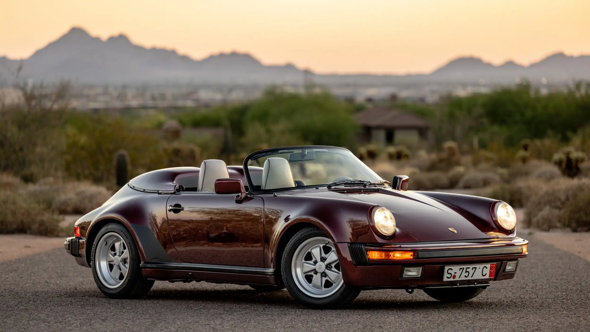 1989 Porsche 911's photo