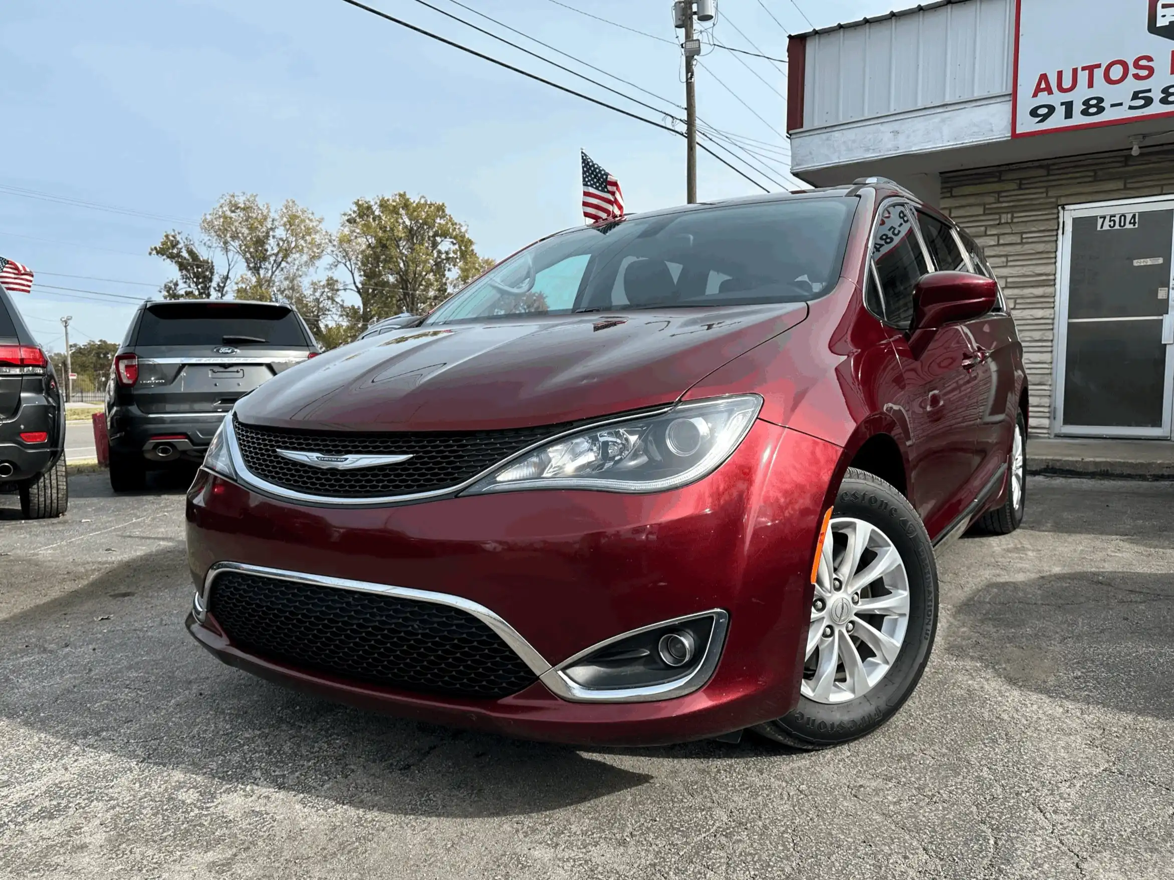 2018 Chrysler Pacifica Touring L's photo