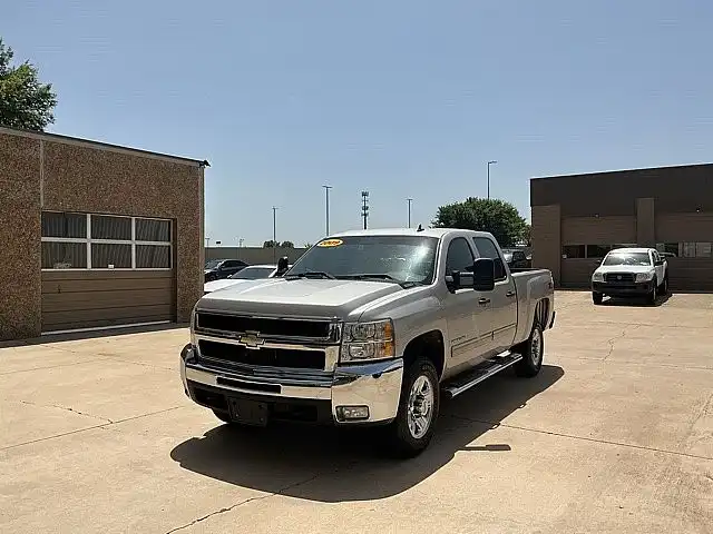 2009 Chevrolet Silverado HD 1LT Crew Cab SWB's photo