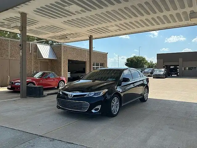 2013 Toyota Avalon XLE's photo