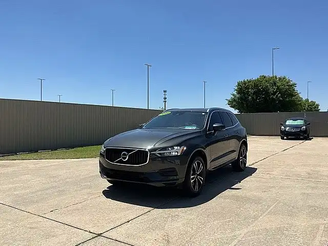 2020 Volvo XC60 T6 Momentum AWD's photo