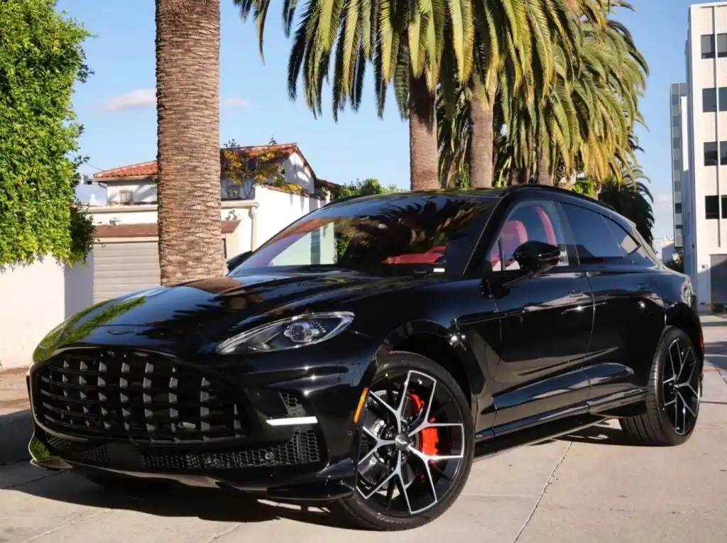2026 Aston Martin DBX 4.0 V8 707 AWD's photo
