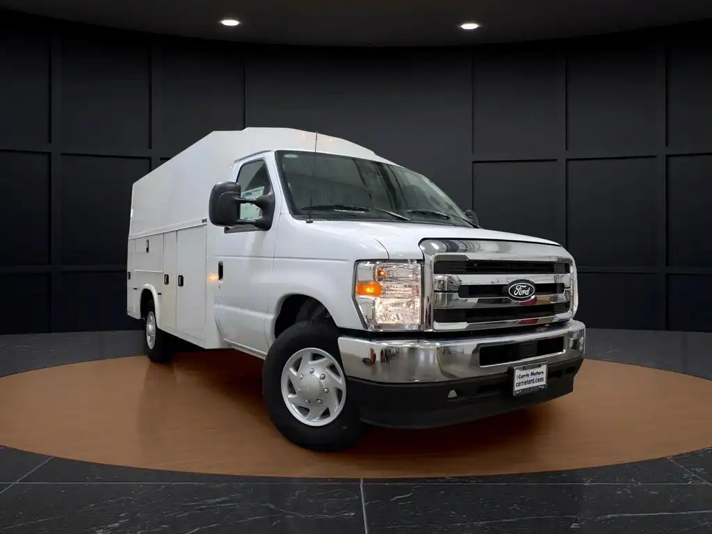 2026 Ford E-Series SRW E-350 Super Duty 138 in WB's photo