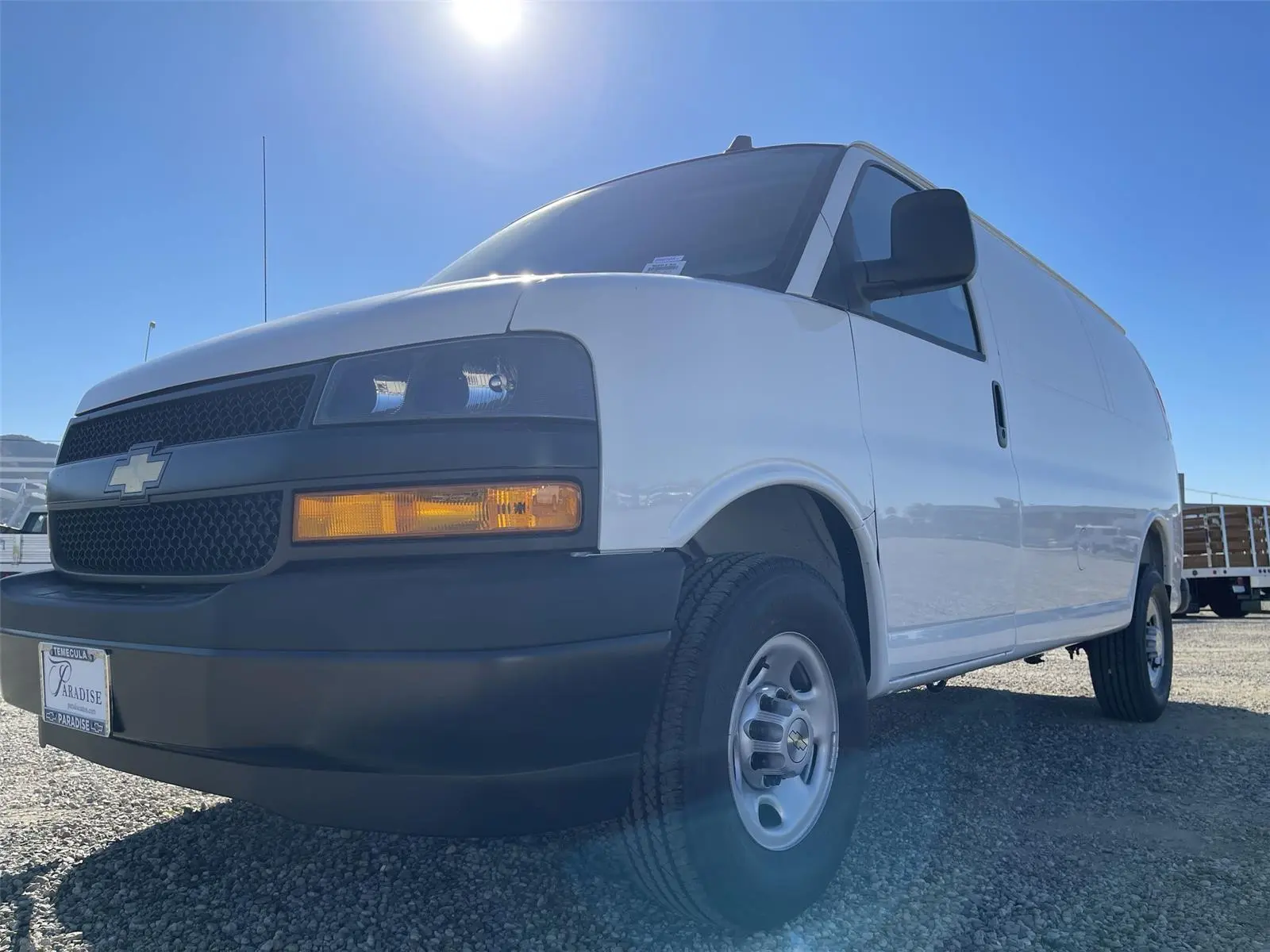 2026 Chevrolet Express 2500 Work Van HD photo 5